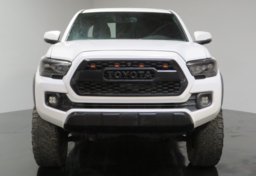 2020 Toyota Tacoma - Image 11