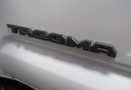 2020 Toyota Tacoma - Image 18