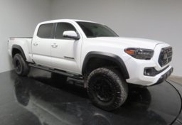 2020 Toyota Tacoma - Image 2
