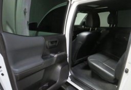 2020 Toyota Tacoma - Image 25