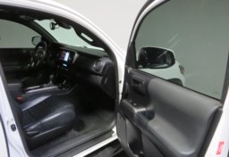 2020 Toyota Tacoma - Image 24