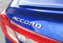 2018 Honda Accord Sedan - Image 19