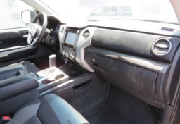 2015 Toyota Tundra 4WD Truck - Image 26