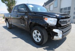 2015 Toyota Tundra 4WD Truck - Image 2