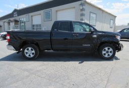 2015 Toyota Tundra 4WD Truck - Image 10