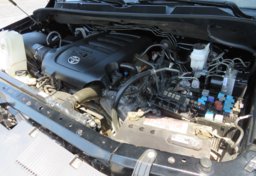 2015 Toyota Tundra 4WD Truck - Image 52