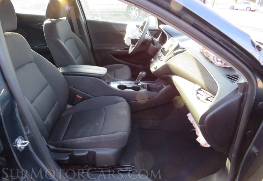 2020 Chevrolet Malibu - Image 24