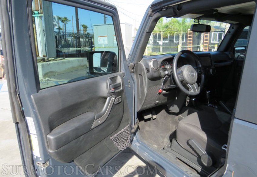 2017 Jeep Wrangler - Image 20