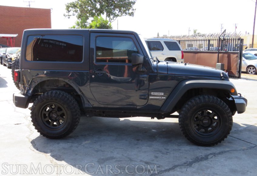2017 Jeep Wrangler - Image 12