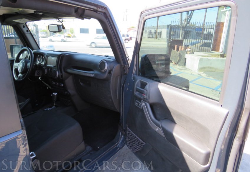 2017 Jeep Wrangler - Image 21