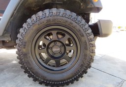 2017 Jeep Wrangler - Image 16