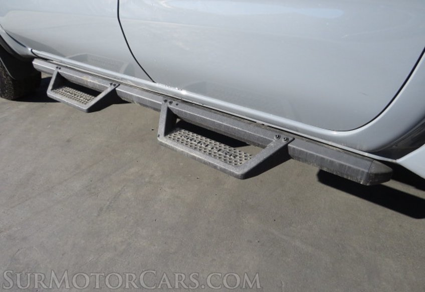 2022 Nissan Frontier - Image 17