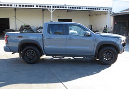 2022 Nissan Frontier - Image 12