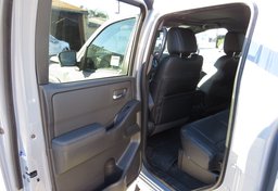 2022 Nissan Frontier - Image 24