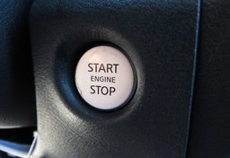 2022 Nissan Frontier - Image 38