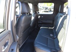 2022 Nissan Frontier - Image 32