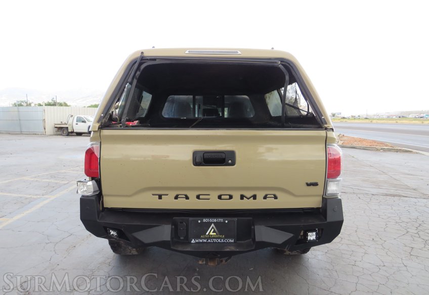 2020 Toyota Tacoma 4WD - Image 11