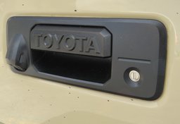2020 Toyota Tacoma 4WD - Image 19