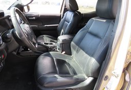 2020 Toyota Tacoma 4WD - Image 26