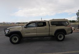 2020 Toyota Tacoma 4WD - Image 10
