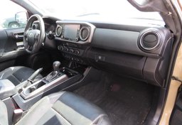 2020 Toyota Tacoma 4WD - Image 24