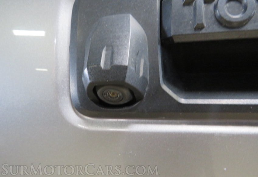 2016 Toyota Tacoma - Image 18