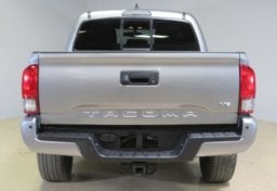 2016 Toyota Tacoma - Image 10