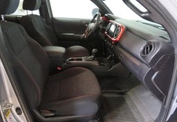 2016 Toyota Tacoma - Image 28