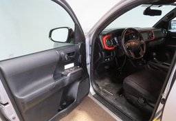 2016 Toyota Tacoma - Image 21