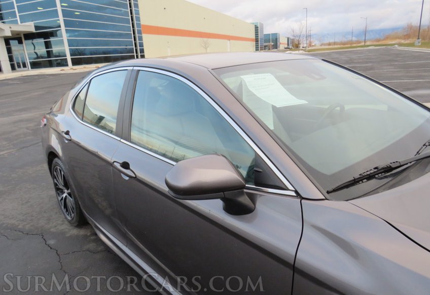 2020 Toyota Camry - Image 14