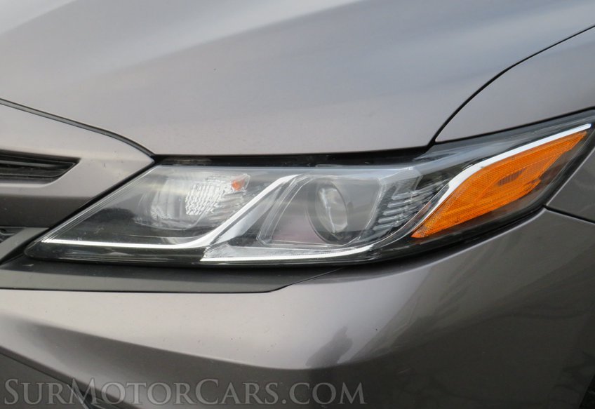 2020 Toyota Camry - Image 18