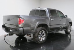 2016 Toyota Tacoma - Image 9