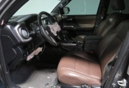 2016 Toyota Tacoma - Image 26