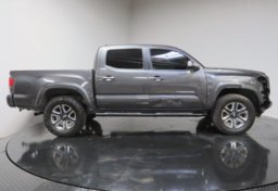 2016 Toyota Tacoma - Image 5