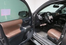 2016 Toyota Tacoma - Image 22