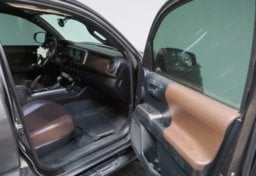 2016 Toyota Tacoma - Image 23