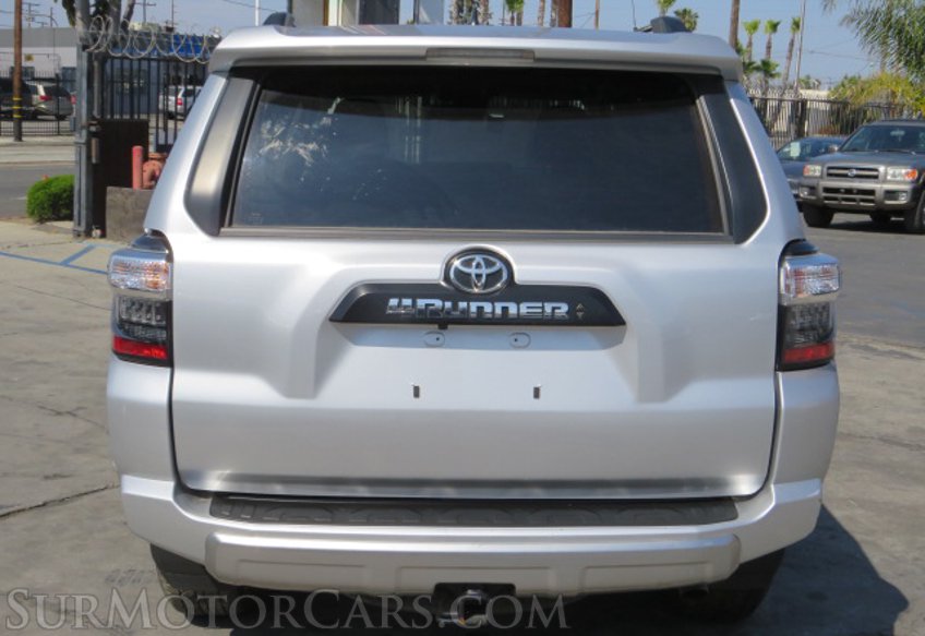 2022 Toyota 4Runner - Image 12