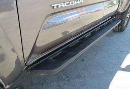 2016 Toyota Tacoma - Image 19