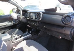 2016 Toyota Tacoma - Image 25