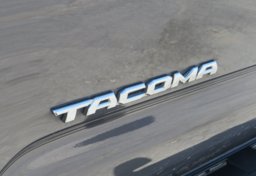 2016 Toyota Tacoma - Image 21