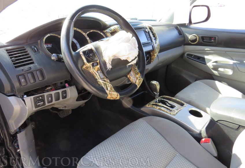 2015 Toyota Tacoma - Image 19