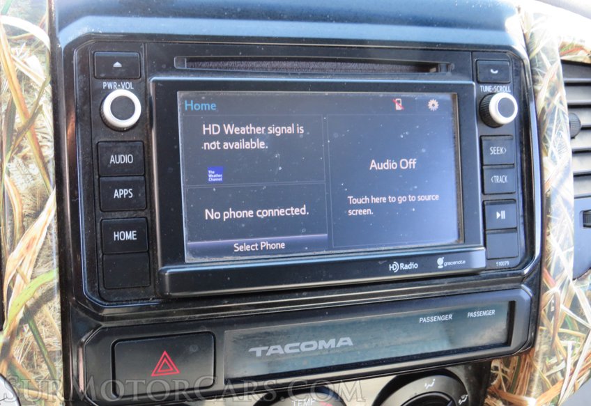 2015 Toyota Tacoma - Image 29