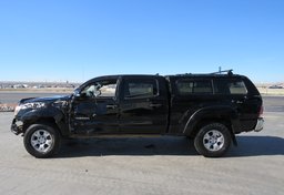 2015 Toyota Tacoma - Image 10