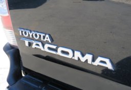2015 Toyota Tacoma - Image 17