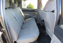 2015 Toyota Tacoma - Image 24