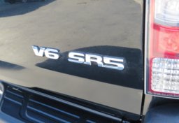 2015 Toyota Tacoma - Image 15