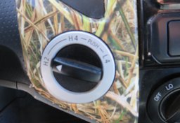 2015 Toyota Tacoma - Image 32