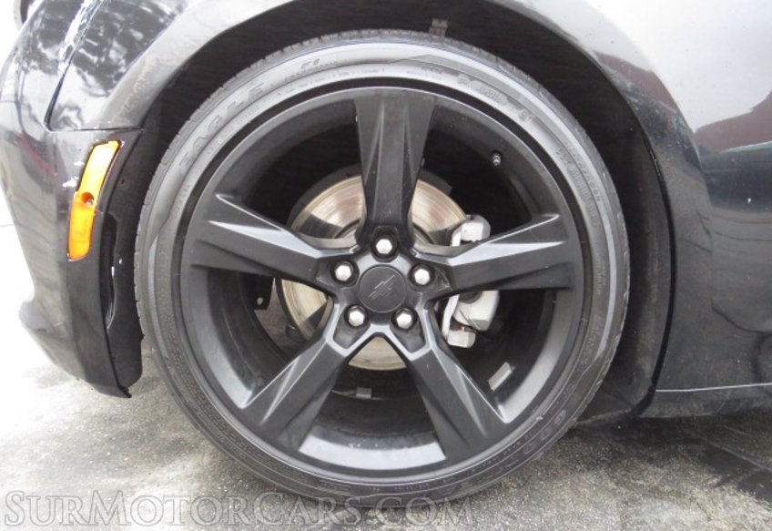 2017 Chevrolet Camaro - Image 11