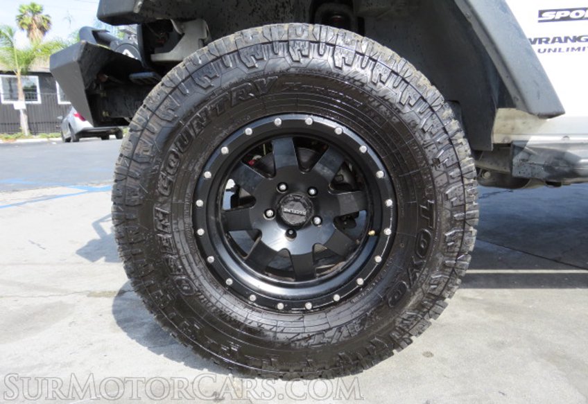 2014 Jeep Wrangler Unlimited - Image 18