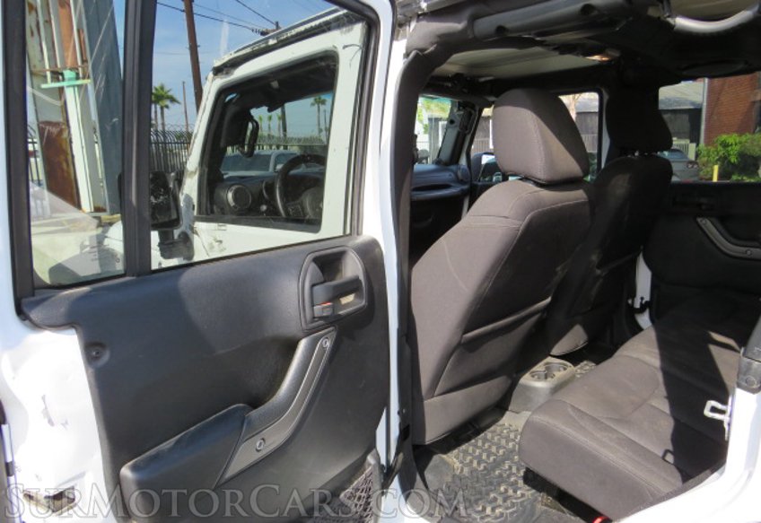 2014 Jeep Wrangler Unlimited - Image 23